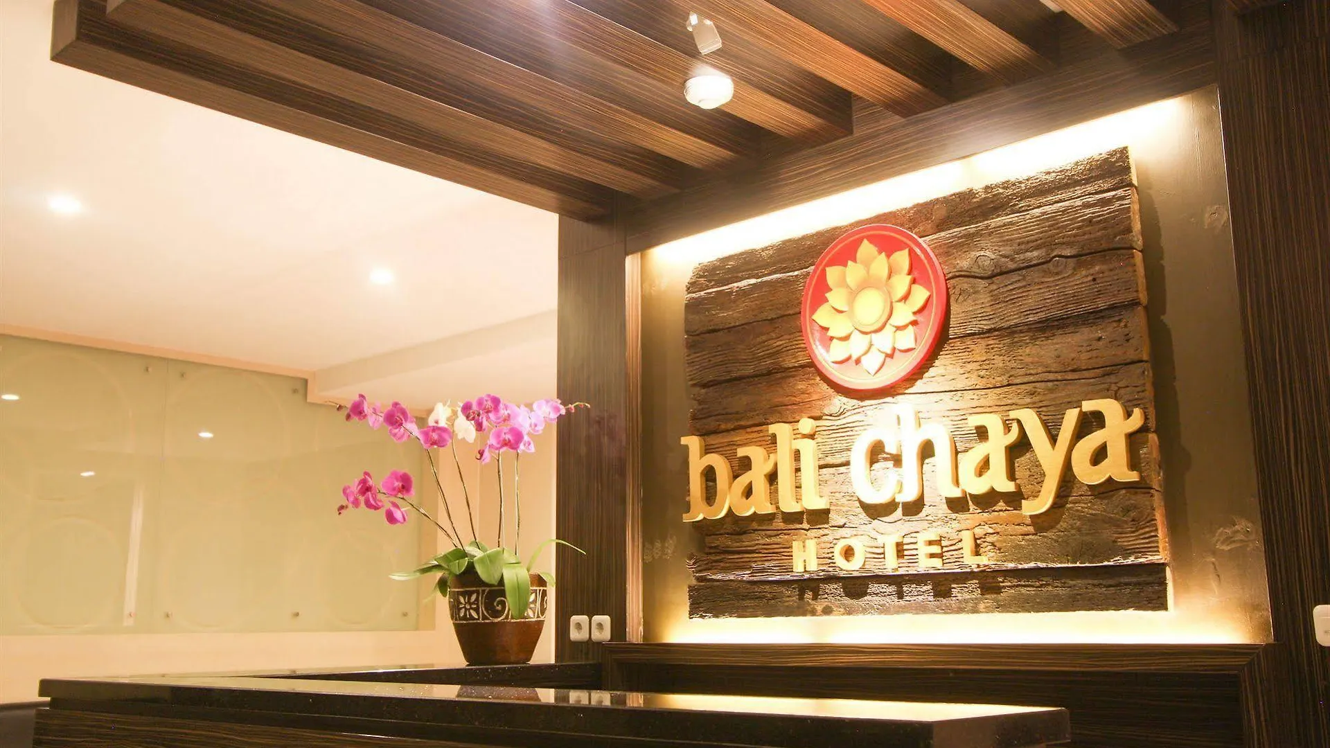 Bali Chaya Hotel Legian 3*,