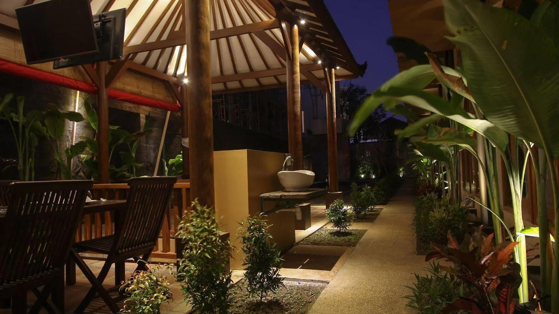 Bali Chaya Hotel Legian